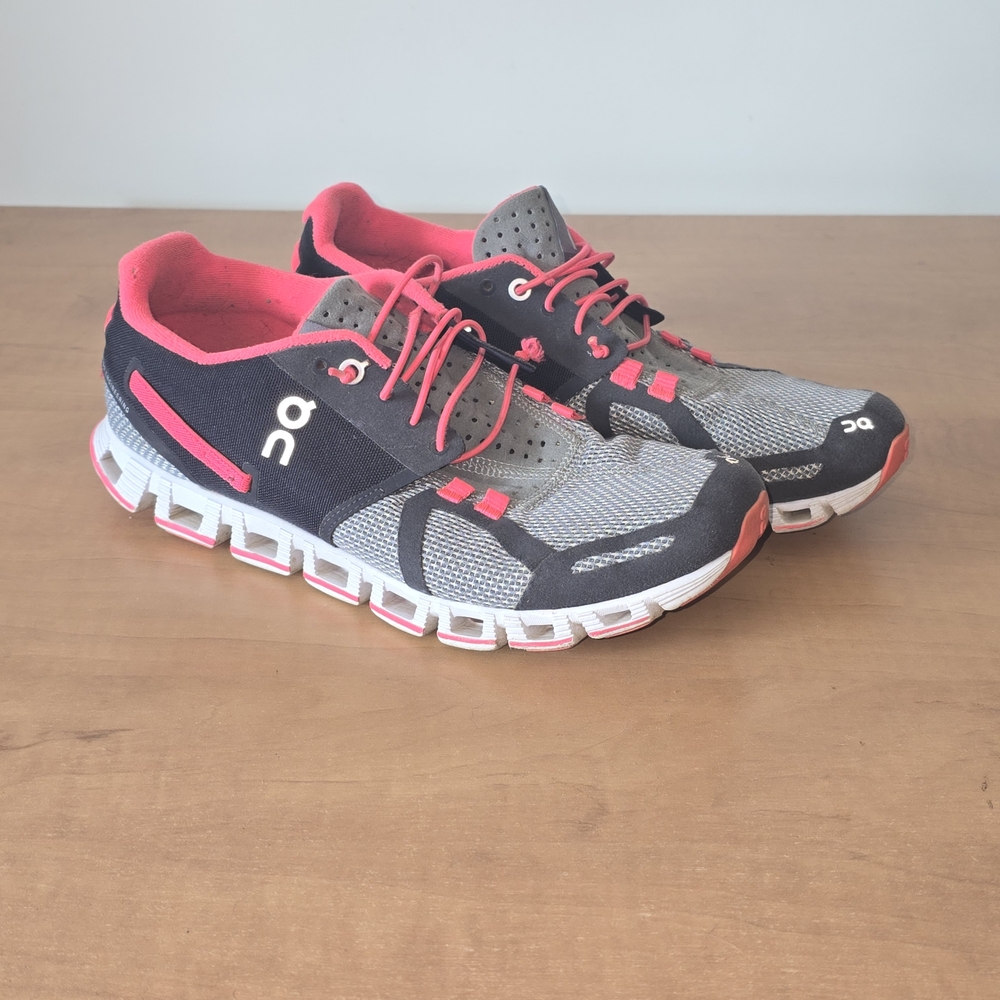 On Cloud 5 Womens 9us
